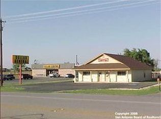 565 Fm 1346, Lavernia, TX 78121