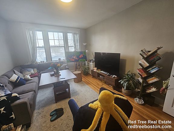 5th image of 370 Chestnut Hill Ave #35C