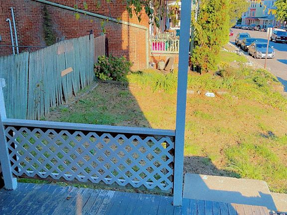 Private Backyard Area For Grilling and relaxing