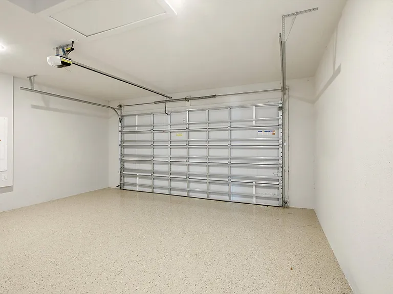 3750 NE 13th Ave — Photo 29