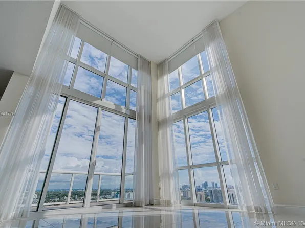 1861 NW South River Dr Ph 8, Miami, FL 33125