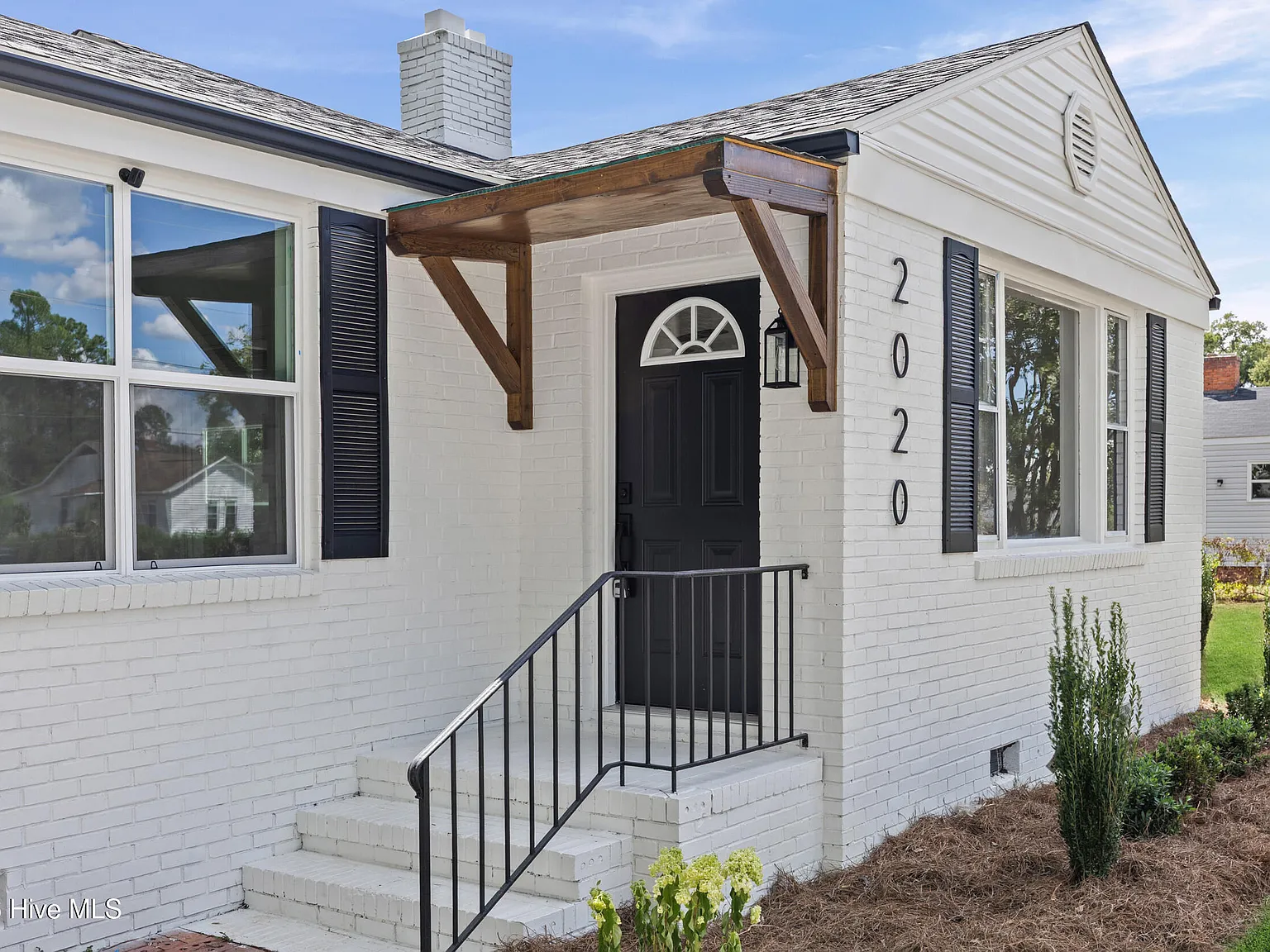 3 bed, 2.0 bath, 1511 sqft, $1,850 — Photo 2