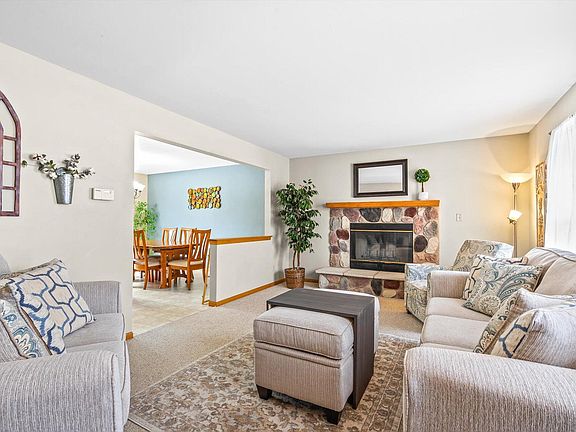 4th image of 1011 Bluebird Ln