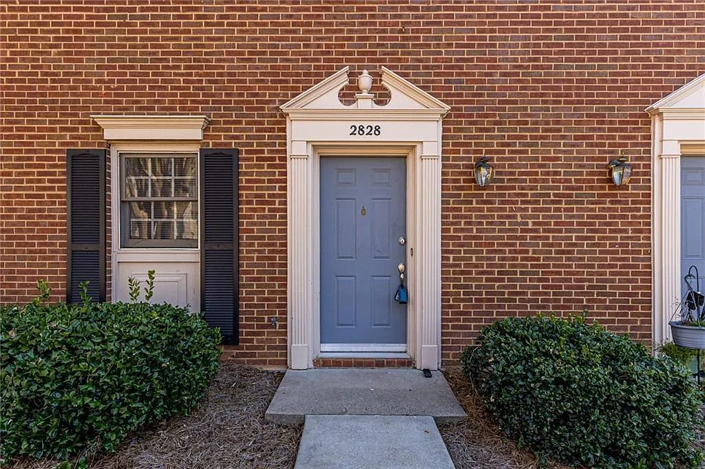 2 bed, 2.5 bath, 1260 sqft, $2,000 — Photo 4