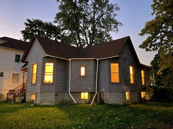 10 Webb St, Hammond, IN 46320