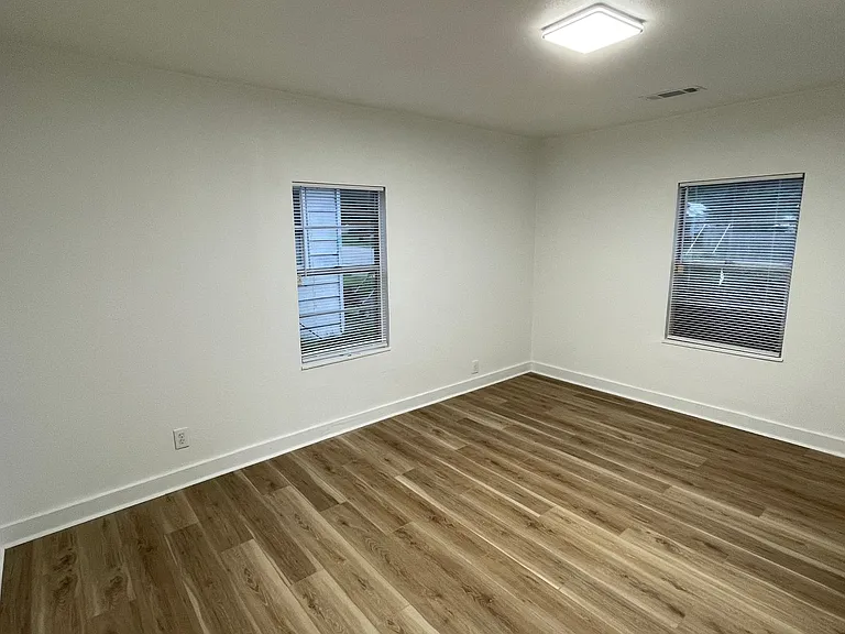 609 Cox St — Photo 10