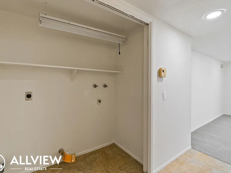 21 Stillwater — Photo 24