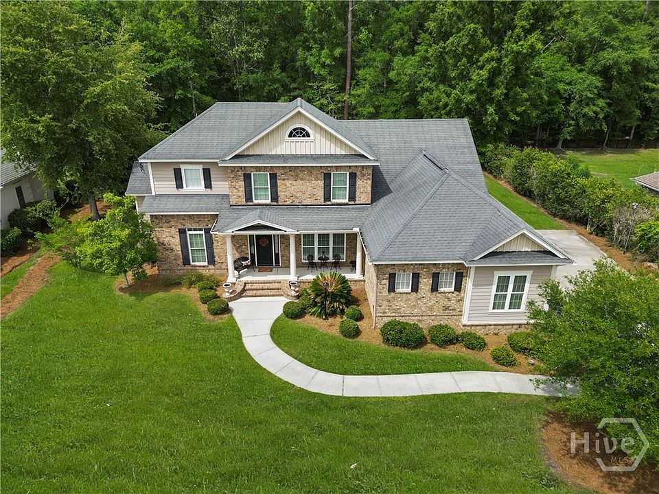 1st image of 25 Crestwood Drive