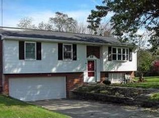 3468 Ivy Hill Ln, Finleyville, PA 15332