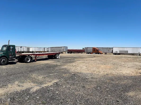 42056 7th St E, Lancaster, CA 93535