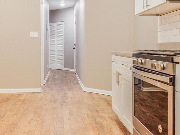 3rd image of 4770 S Michigan Ave Unit 2