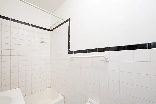 Rented by R New York | media 10