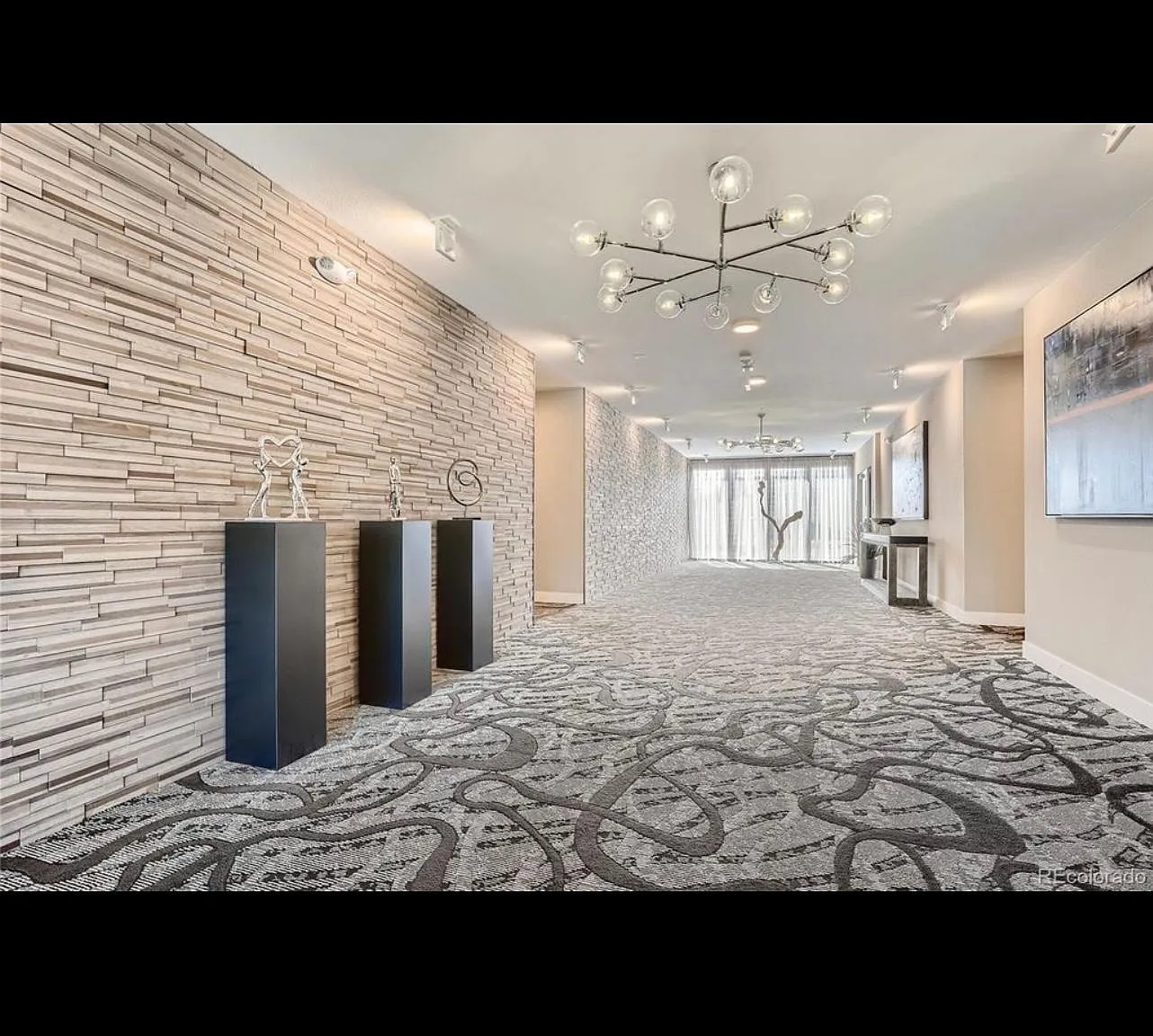 155 S Monaco Street Pkwy — Photo 3