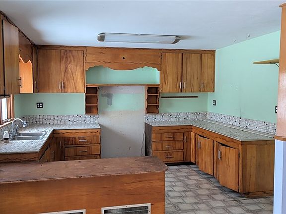 3rd image of 1078 Aberagg Rd