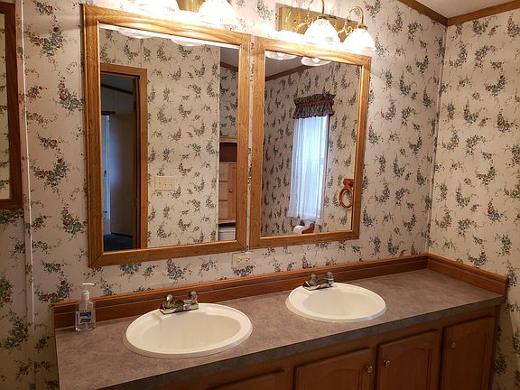 2nd image of 306 Chatham Ct