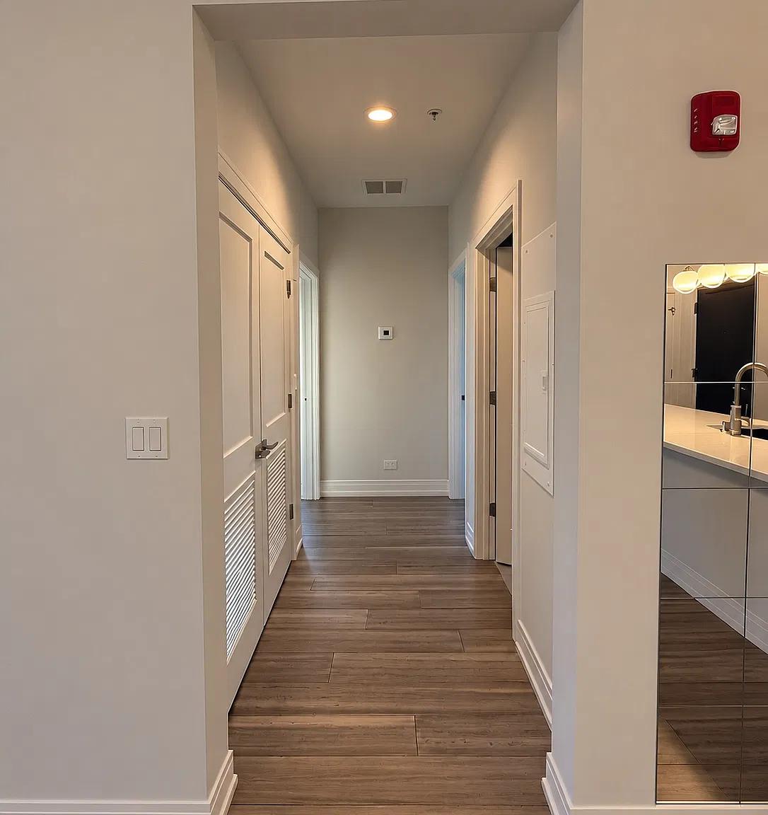 2 bed, 1093 sqft, $2,400 — Photo 3