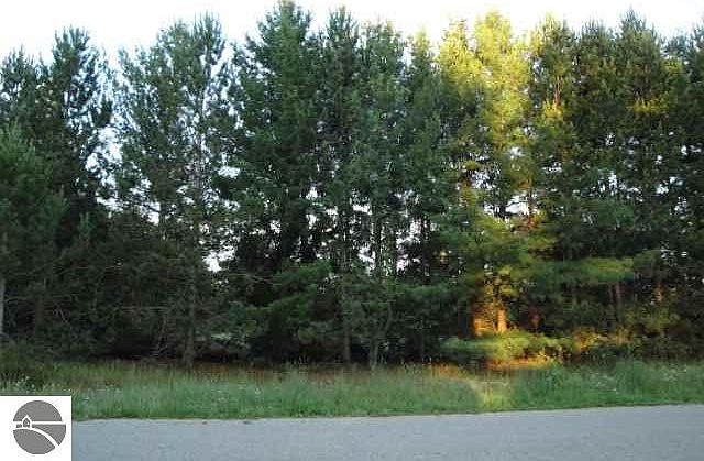 1st image of N Shore Dr NE #27