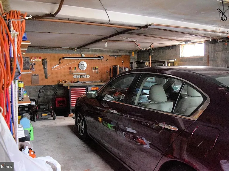 847 E Maple St — Photo 23