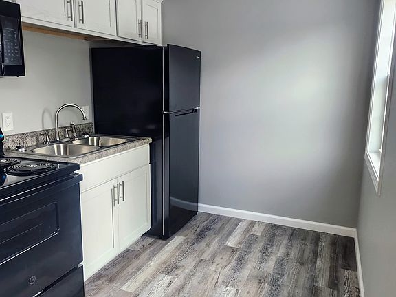 2nd image of 131 Ellis Ave