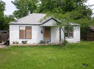 3240 Graves Ave, Groves, TX 77619