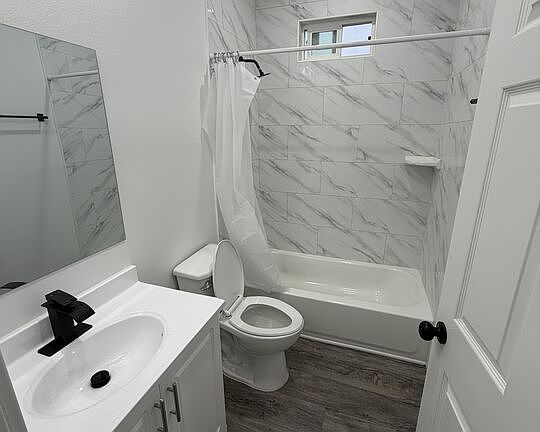 2nd image of 8624 Graham Ave #8624B