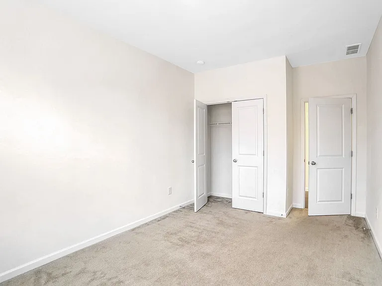 5195 Belmore Manor Ct — Photo 6