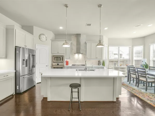 2214 Captain Davis Dr, Richmond, TX 77469