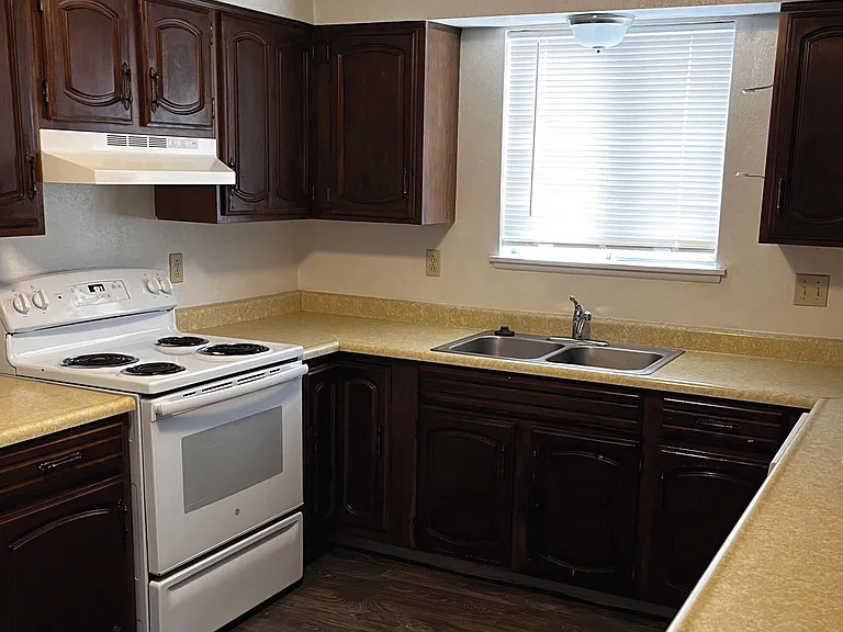 353-359 S White Cloud Dr #4 — Photo 4