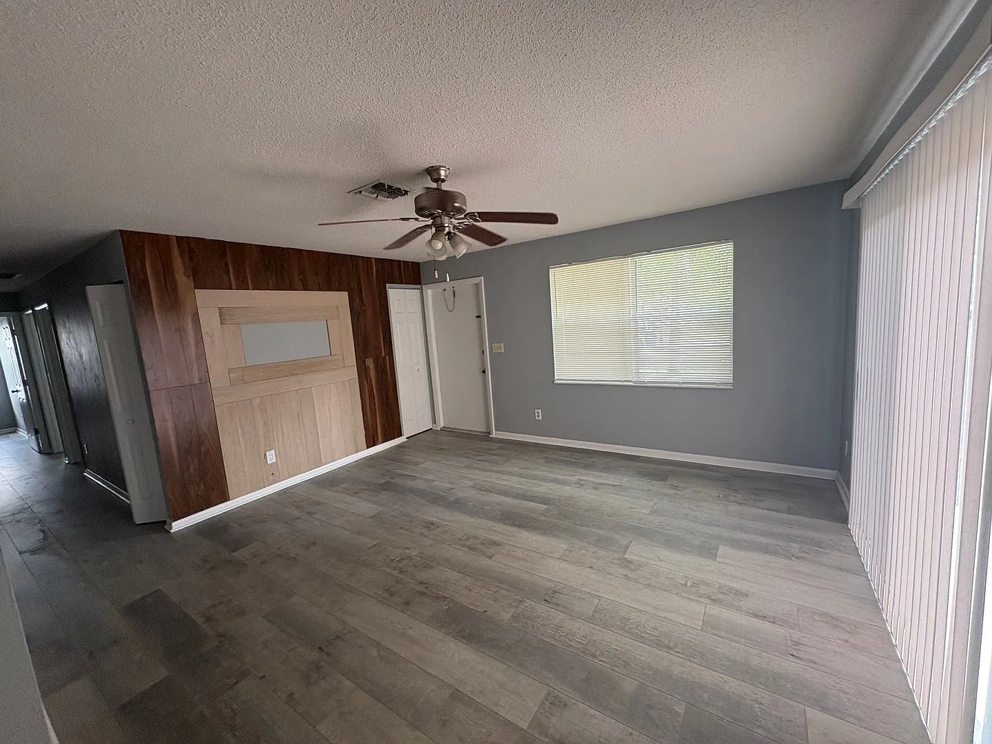 Renovated SFH 3 Bedroom Home Available Now — Photo 4