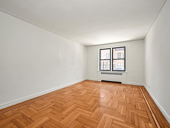 2nd image of 2685 Creston Ave APT 1E