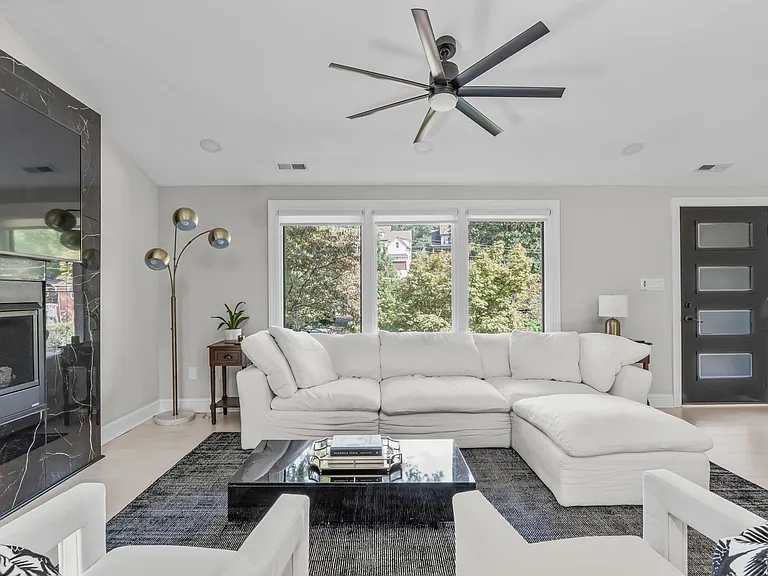 3513 Brook Dr — Photo 3