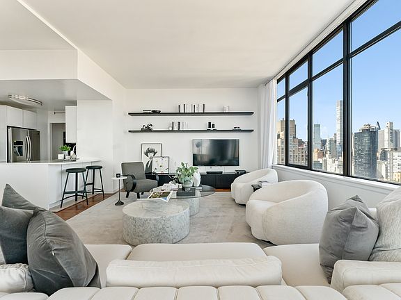3rd image of 422 E 72nd St APT 36D