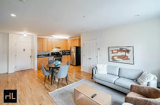 Living room, photo 1