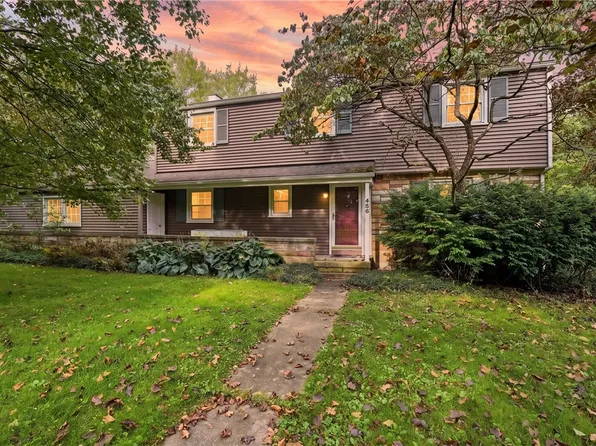 425 Vogan Dr, Mercer, PA 16137