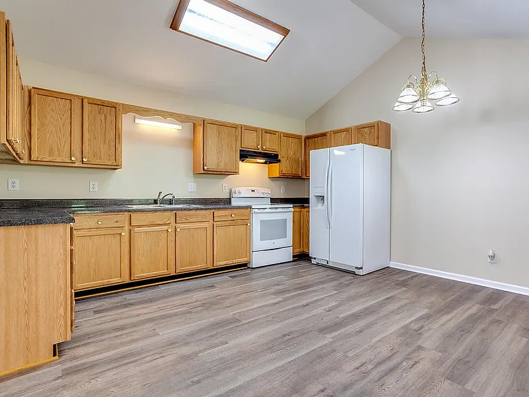 947 Spring Park Rd — Photo 8