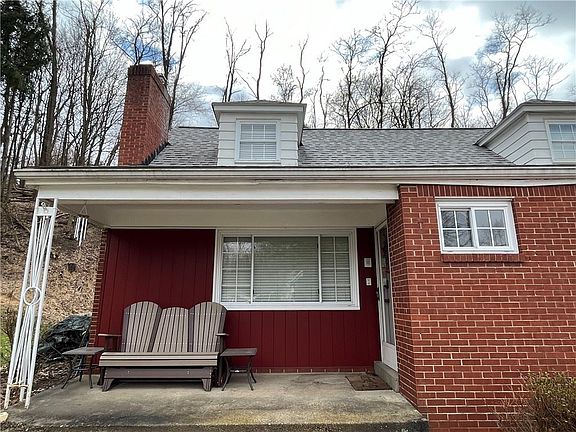 3rd image of 128 Lanford Dr