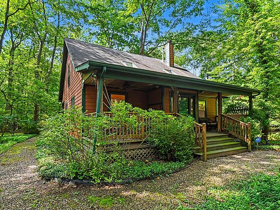 2nd image of 13189 Three Oaks Rd