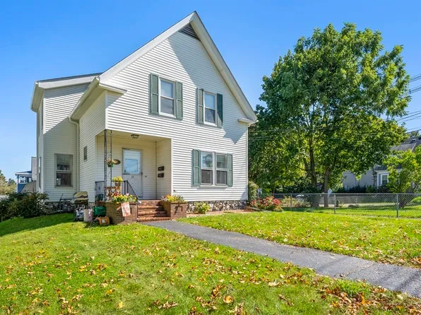 33 Forest St, Middleboro, MA 02346