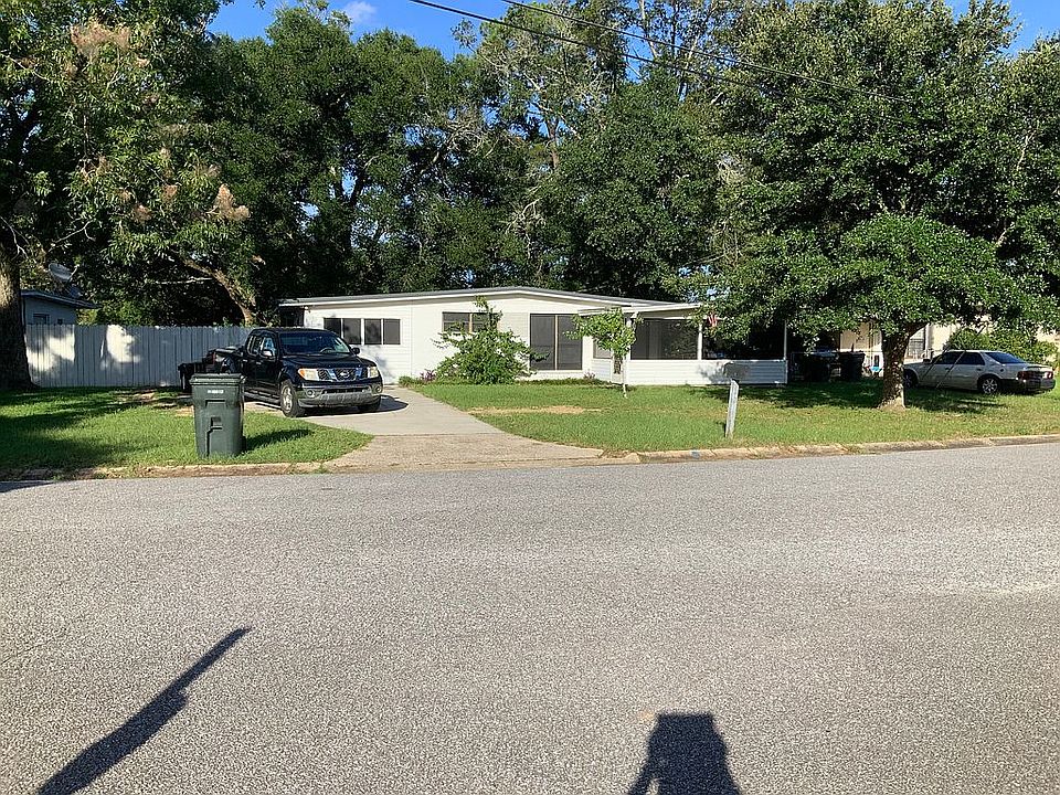 1st image of 10 W Adkinson Dr