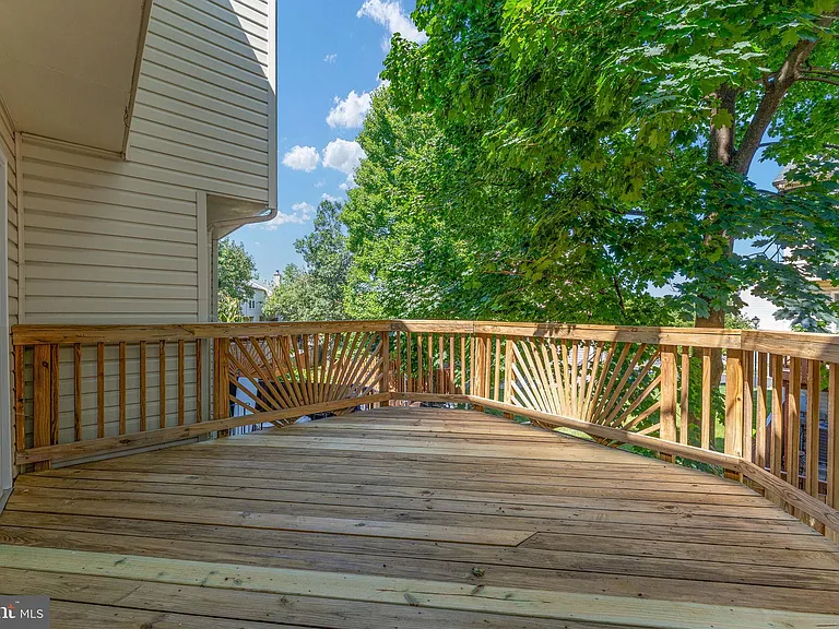 6219 Bella Dr — Photo 37