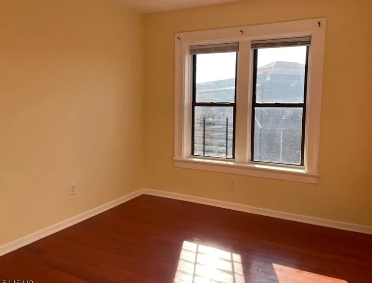 276-282 Morris Ave #2 — Photo 6