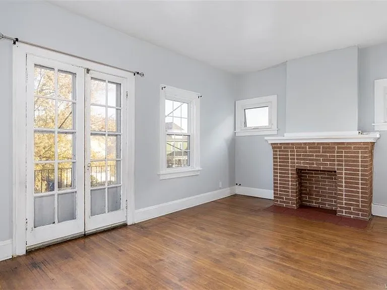 143 Hartwell Rd — Photo 4