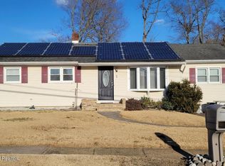 1 Aldrich Dr, Howell, NJ 07731