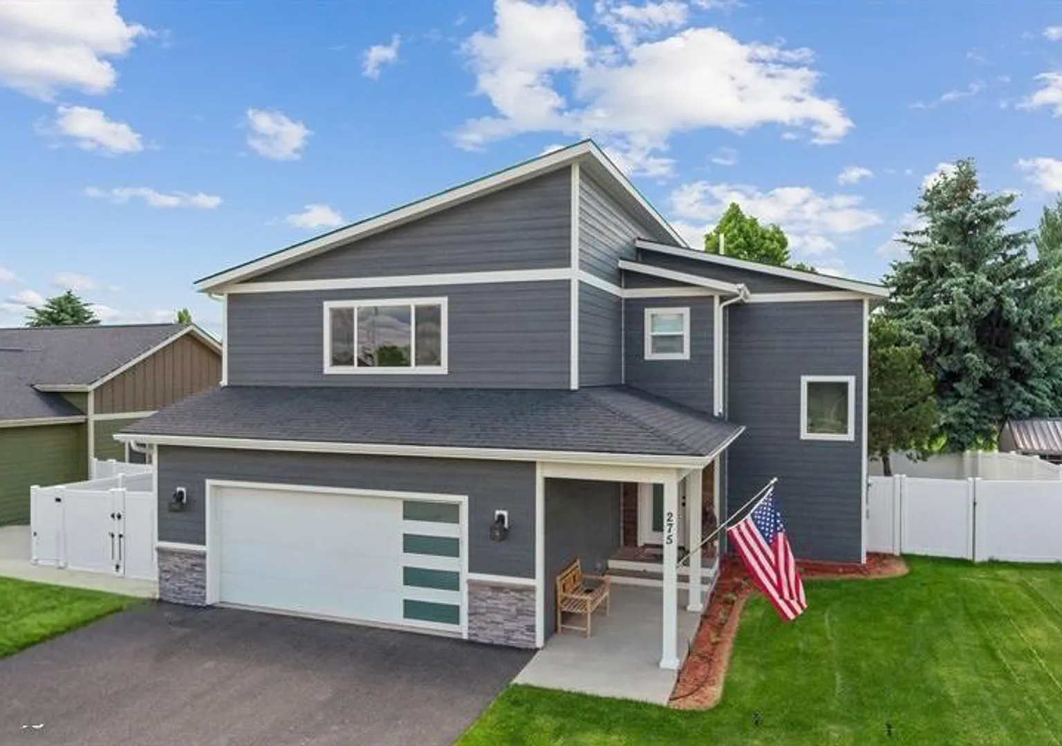 Spacious 3 Bedroom Home in Aspen Creek Estates with Mountain Views — Photo 1