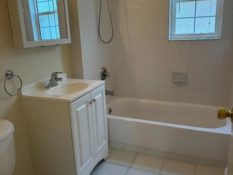 320 S 4c C Morristown Town Town #C — Photo 12