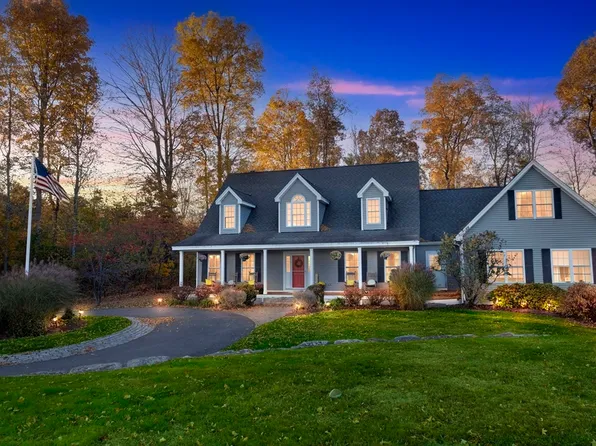 67 Heald St, Pepperell, MA 01463