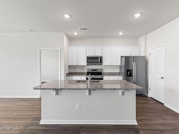 3rd image of 327 Ridley Street
