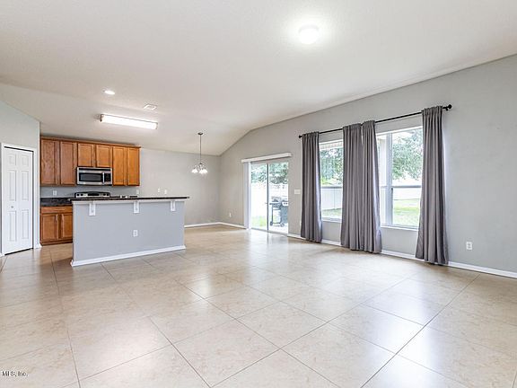 3rd image of 417 Fort Drum Ct