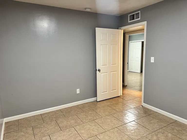 115 W Hill Dr #11 — Photo 12