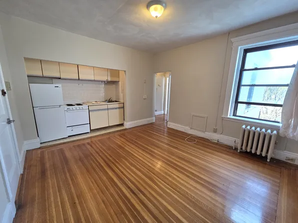 1688 Beacon St APT 24, Brookline, MA 02445